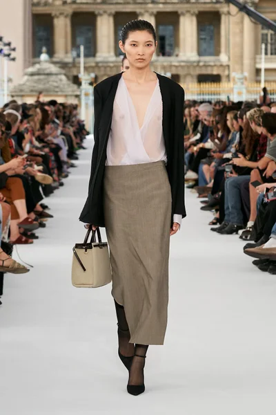 Look 32